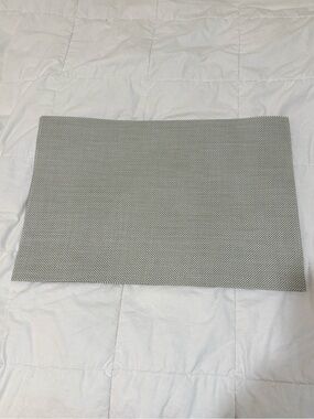 Ava Gray woven Placemat set of 6 NWOT Indoor/Outdoor tag removed